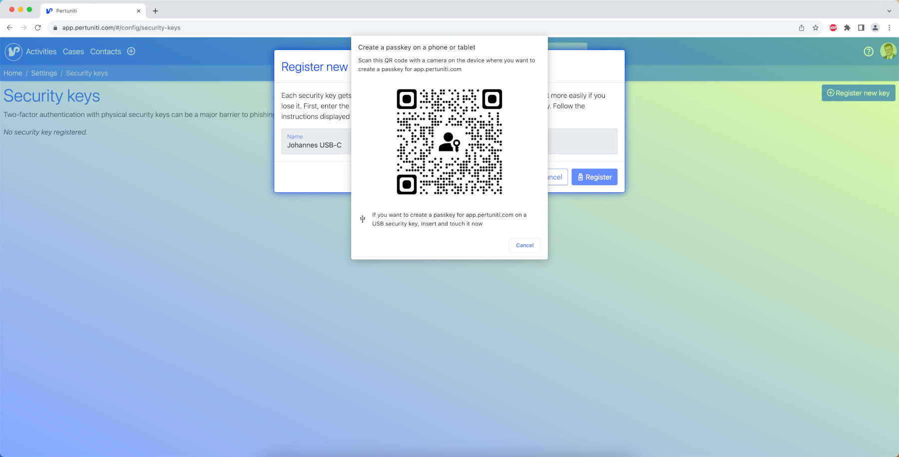 First, select the setup of a USB security key by inserting the security key to be registered. On mobile devices, this step can also be done via NFC.